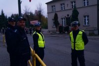 policjanci zabezpieczają obchody Święta Niepodległości