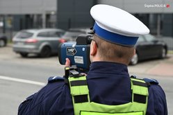 Na zdjęciu policjant ruchu drogowego